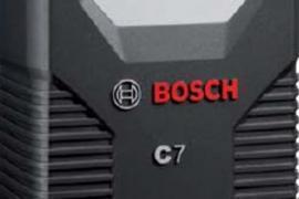 Ładowarka Bosch C7 utrzymuje akumulator w doskonałej kondycji.